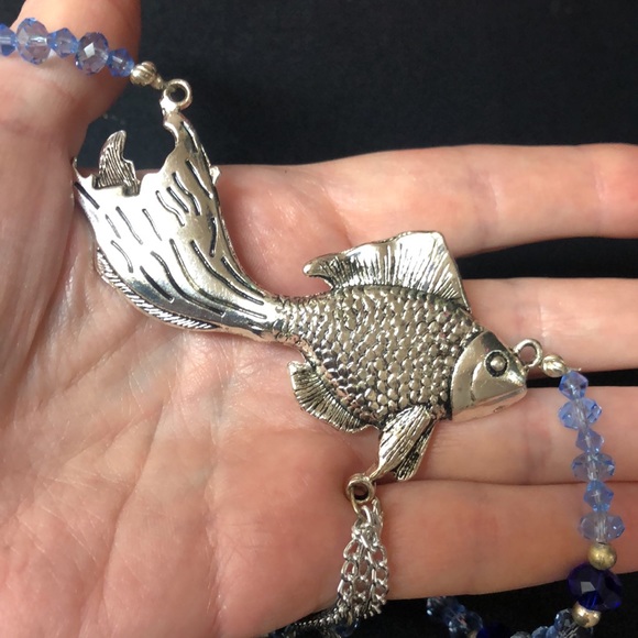 Beta Fish Necklace - Picture 14 of 16